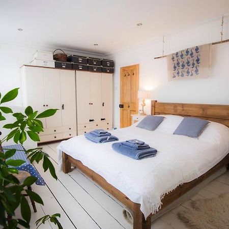 Restful And Cosy 4 Bed Home Minutes From The Beach Sandgate Ngoại thất bức ảnh
